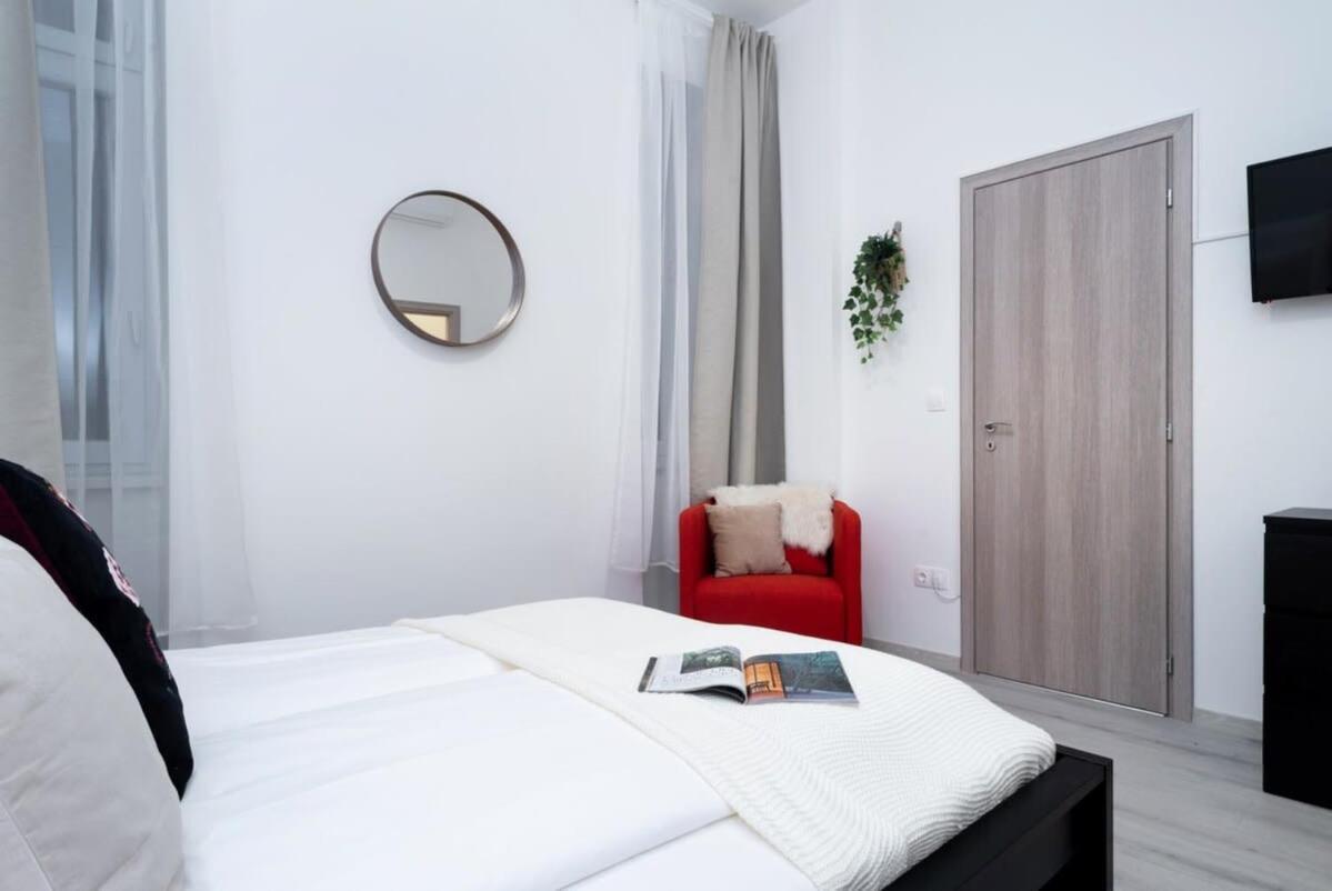 New At Exlusive Location Apartamento
